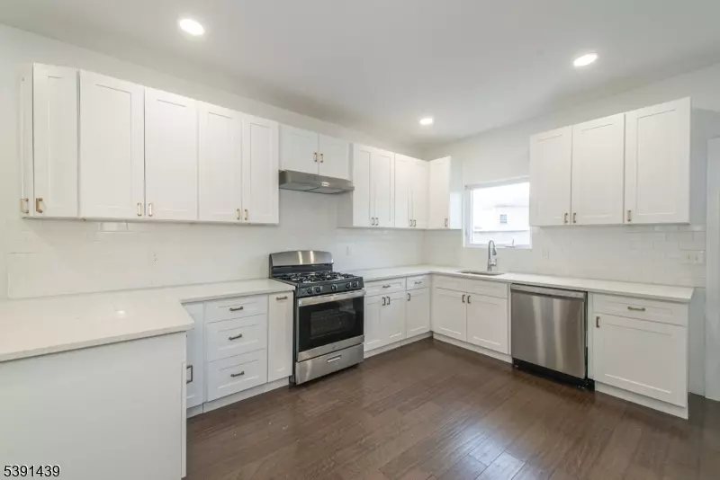 Jersey City, NJ 07306,210 Nunda Ave