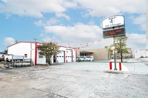 Bowie, TX 76230,108 E Wise Street