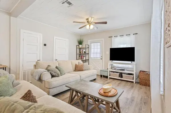 Riesel, TX 76682,102 Brookshire