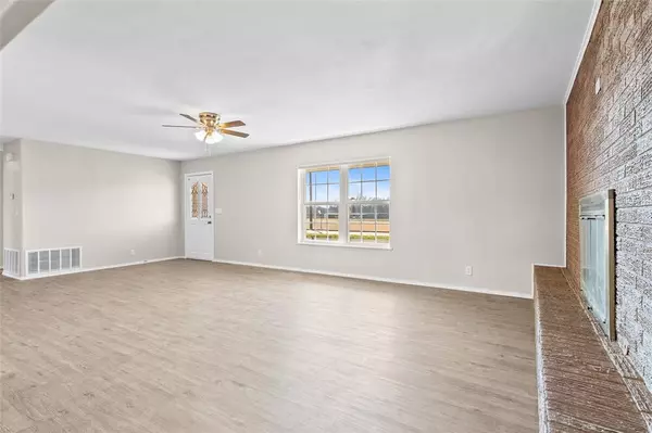 Bowie, TX 76230,109 E Williams Street