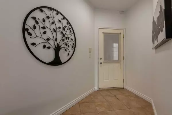 Calgary, AB T2R1G9,1514 11 ST SW #1106