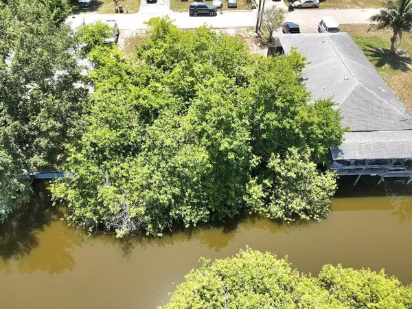 Okeechobee, FL 34974,1211 9th St