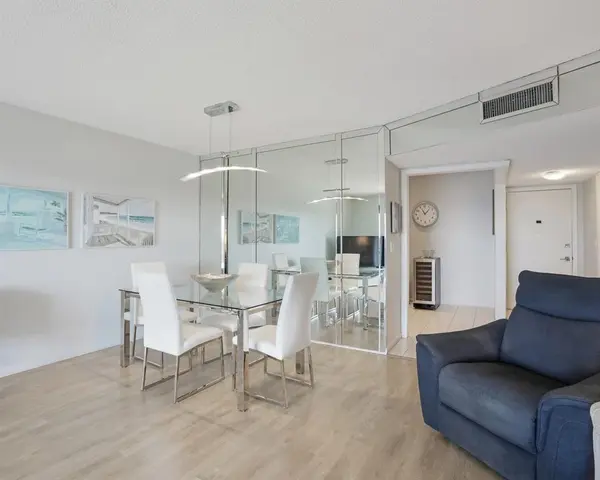 Lauderhill, FL 33313,4751 NW 21st St #604