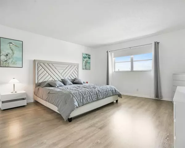 Lauderhill, FL 33313,4751 NW 21st St #604