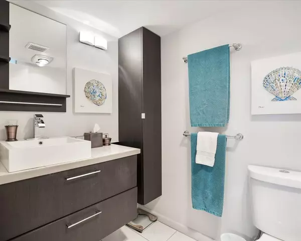 Lauderhill, FL 33313,4751 NW 21st St #604