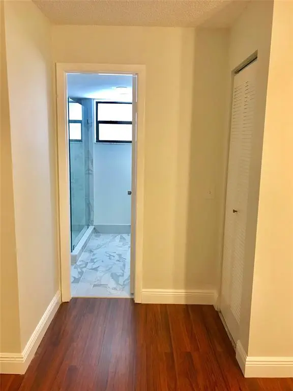 Pembroke Pines, FL 33026,1640 W Golfview Dr