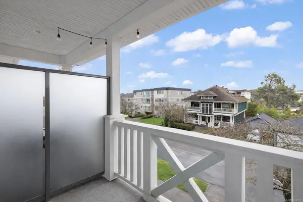 Victoria, BC V8V 2Z2,1016 Southgate St #5