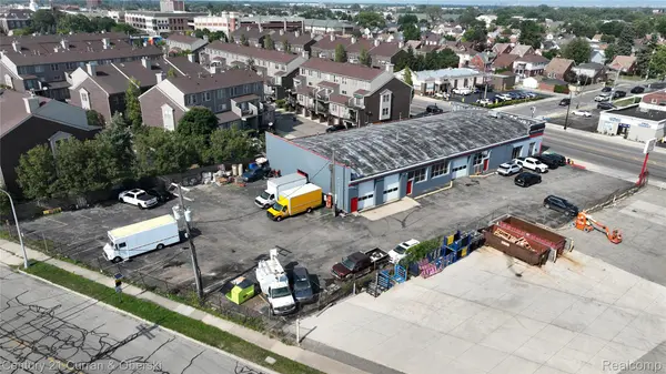 4181 Schaefer RD, Dearborn, MI 48126