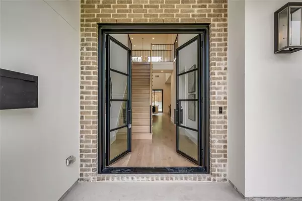 Dallas, TX 75218,8815 San Leandro Drive