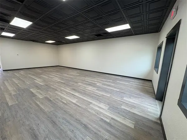 Whitesboro, TX 76273,27790 State Highway 56 #C