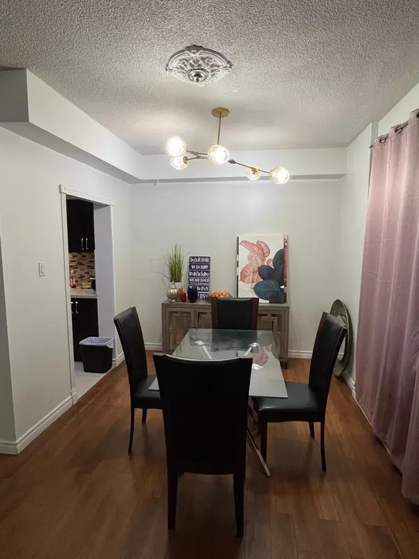 Toronto E04, ON M1P 4V3,301 Prudential DR #1712