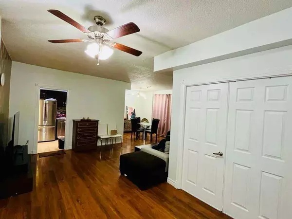 Toronto E04, ON M1P 4V3,301 Prudential DR #1712