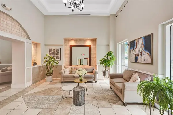 Coral Gables, FL 33134,50 Menores Ave #508