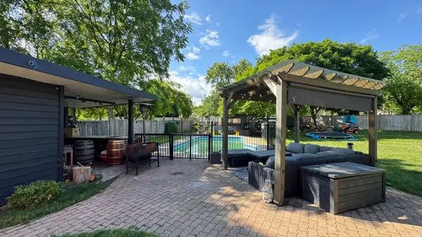 Mississauga, ON L4W 2E4,1690 Saltdene TER