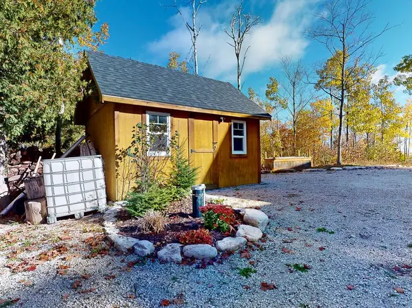 Northern Bruce Peninsula, ON N0H 1Z0,41 Harkins RD