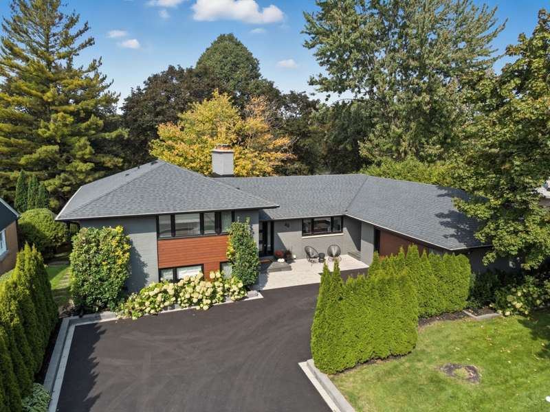 48 Royal RD, Aurora, ON L4G 1A9