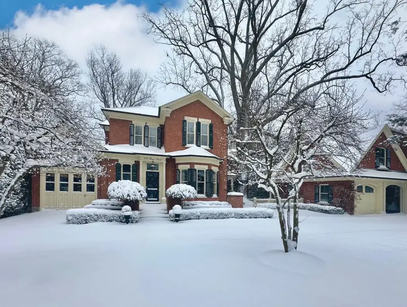 350 King ST, Oakville, ON L6J 1C2