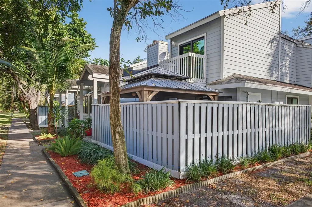 North Lauderdale, FL 33068,2047 Winners Cir #2047