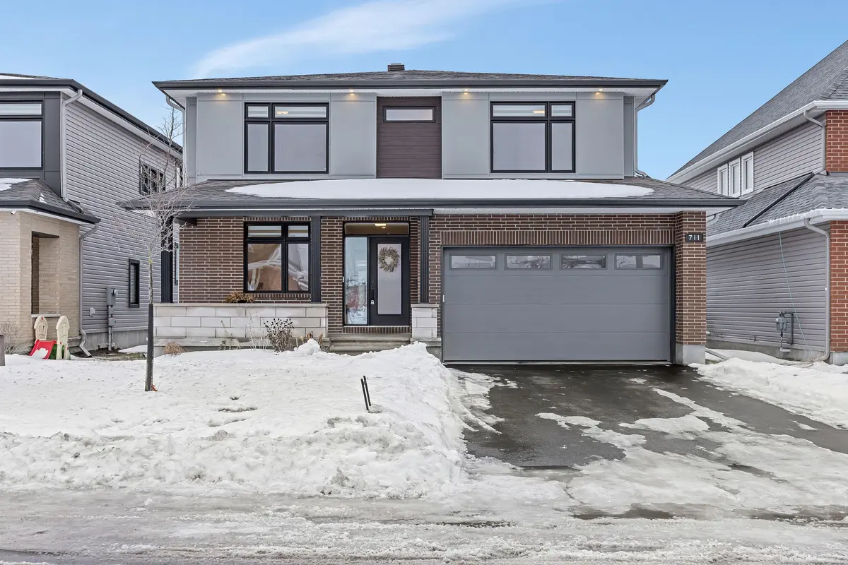 Blossom Park - Airport And Area, ON K1T 0X8,711 Moonflower CRES