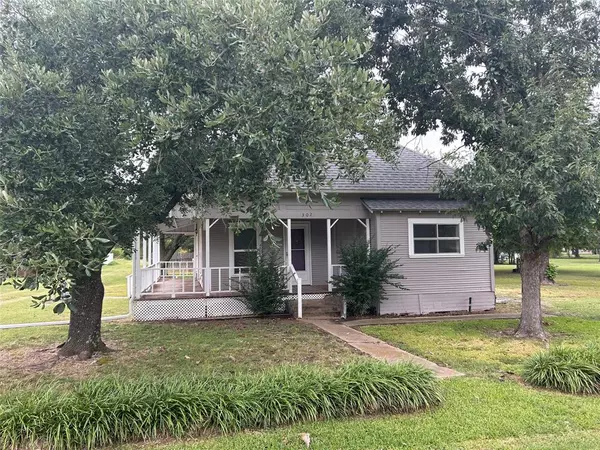 Savoy, TX 75479,302 N Commerce Street