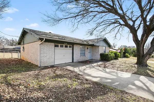Azle, TX 76020,229 Mountain View Drive