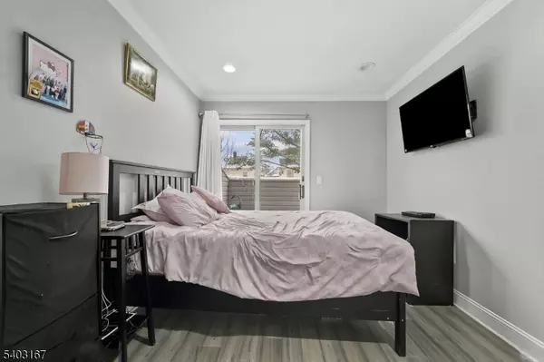 Passaic City, NJ 07055,142-148 Main Ave #4A