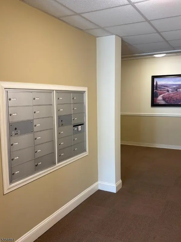 White Twp., NJ 07823,6006 Brookfield Glen Dr #1