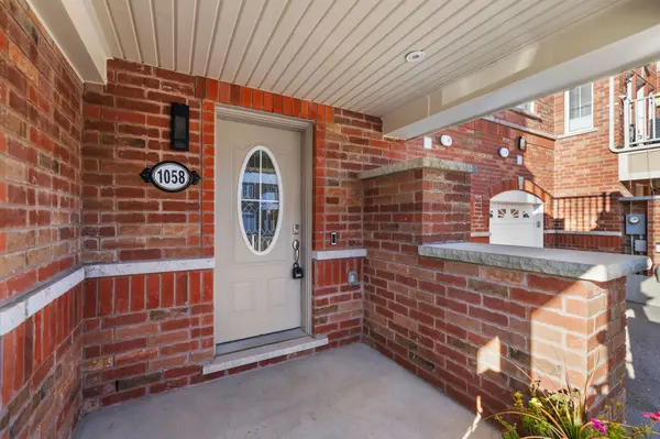 Pickering, ON L1X 0E9,1058 Clipper LN