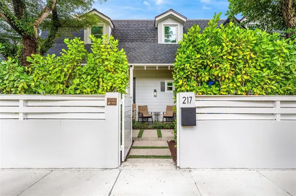 Fort Lauderdale, FL 33301,217 SE 16th AVE