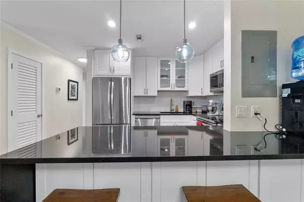 Fort Lauderdale, FL 33308,6205 Bay Club Dr #3