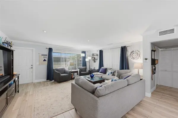 Lantana, FL 33462,807 W Ocean Ave