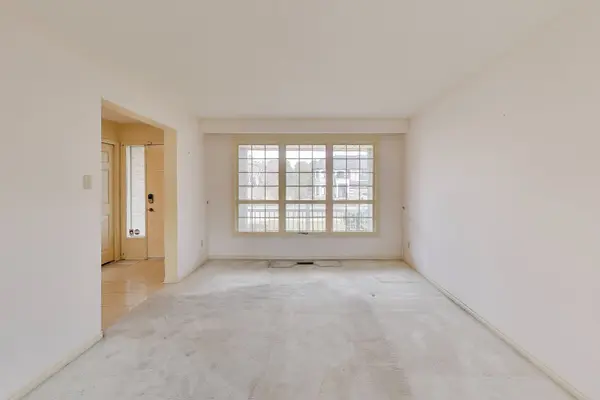 Mississauga, ON L5L 3N3,2436 Folkway DR