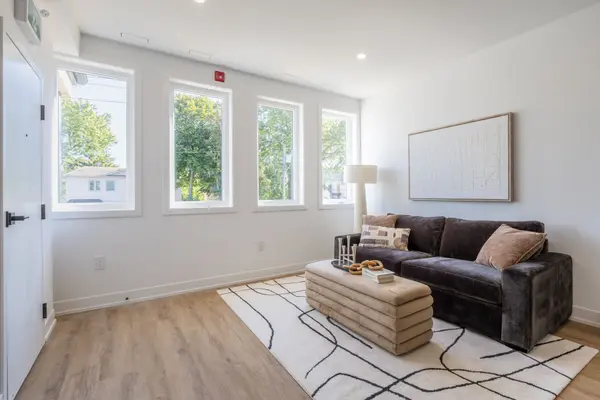 Toronto W07, ON M8Y 1S1,60 Cannon RD #3