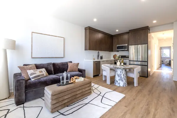 Toronto W07, ON M8Y 1S1,60 Cannon RD #3