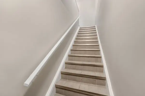 Kitchener, ON N2R 0R6,52 Wheat LN