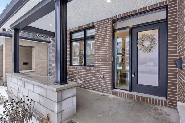 Blossom Park - Airport And Area, ON K1T 0X8,711 Moonflower CRES