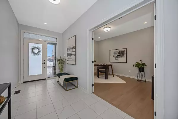 Blossom Park - Airport And Area, ON K1T 0X8,711 Moonflower CRES