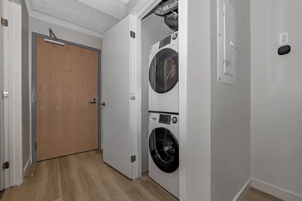 West Centre Town, ON K1Y 2W3,211 Armstrong ST #201