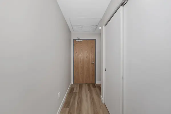 West Centre Town, ON K1Y 2W3,211 Armstrong ST #203