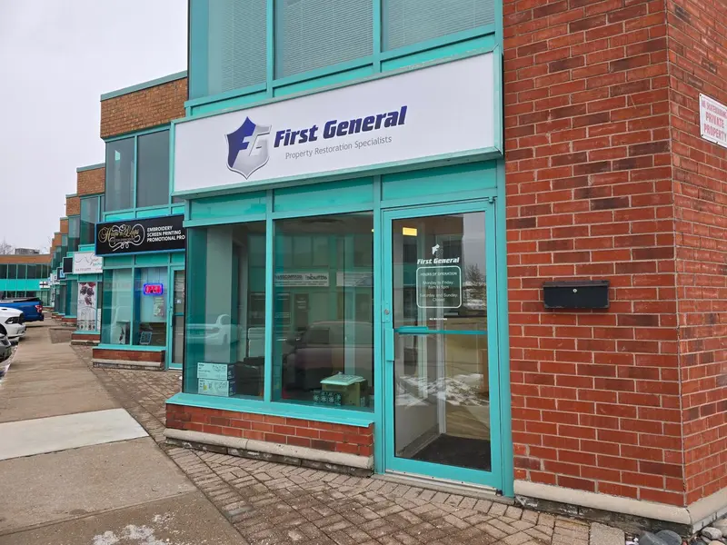 122 Saunders RD #1, Barrie, ON L4N 9A8