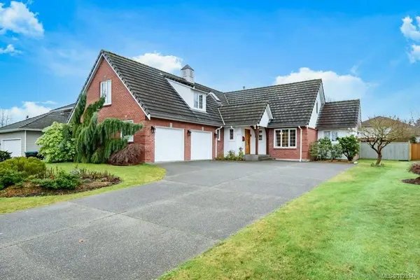 971 Crown Isle Dr, Courtenay, BC V9N 8R6