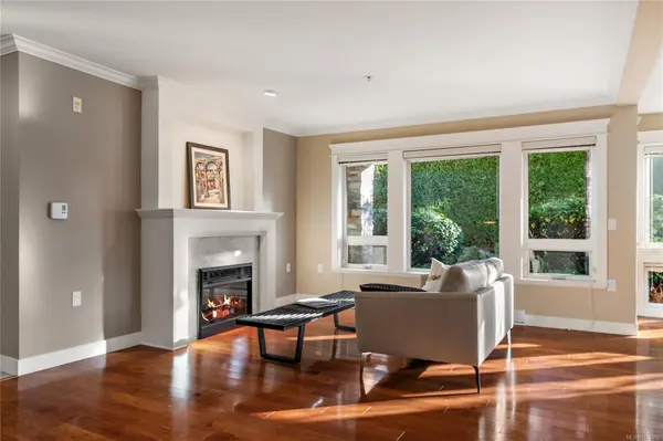 Saanich, BC V8Z 0A4,535 Heatherdale Lane #106