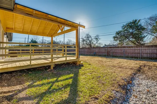 Farmers Branch, TX 75234,3072 Mark Twain Drive