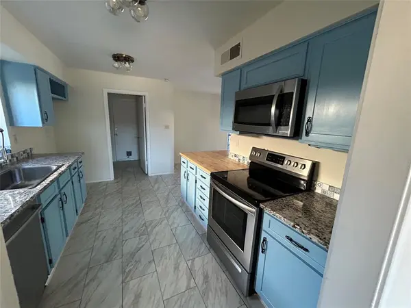 Plano, TX 75025,1313 Heidi Drive