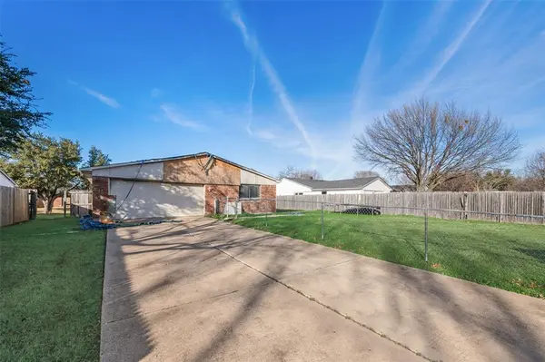 Grand Prairie, TX 75052,2013 Clark Trail