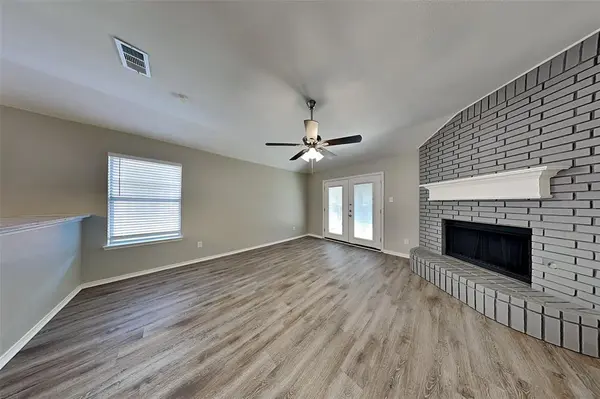 Saginaw, TX 76179,137 Blue Wood Drive