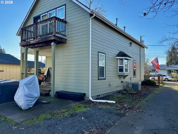 Cottage Grove, OR 97424,822 S 8TH ST