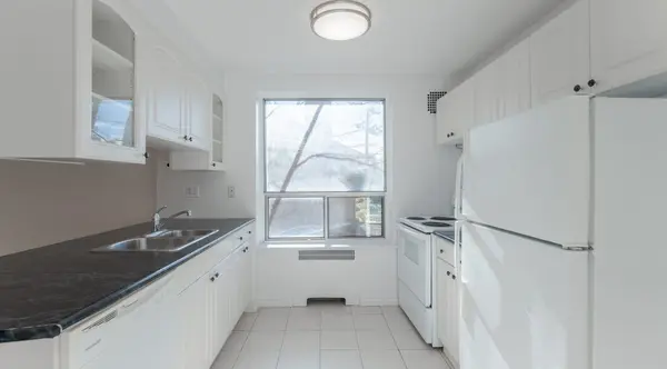 Toronto C03, ON M5P 2K5,869 Avenue RD #6