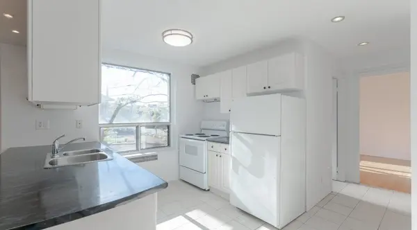 Toronto C03, ON M5P 2K5,869 Avenue RD #6