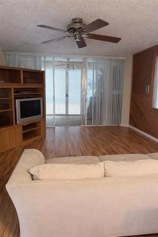 Oakland Park, FL 33309,103 Royal Park Dr #2C